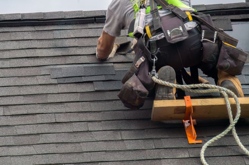 Asphalt Roofing Service in Ashland City, TN